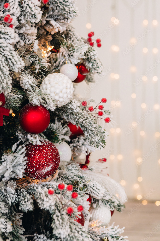 Obraz premium beautiful Christmas decorations and gifts under the Christmas tree
