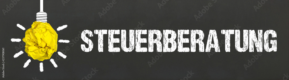Steuerberatung / Glühbirne auf Tafel Steuerberatung / Glühbirne auf Tafel