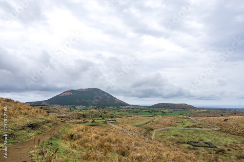 Yongnuni Oreum hike pathway photo