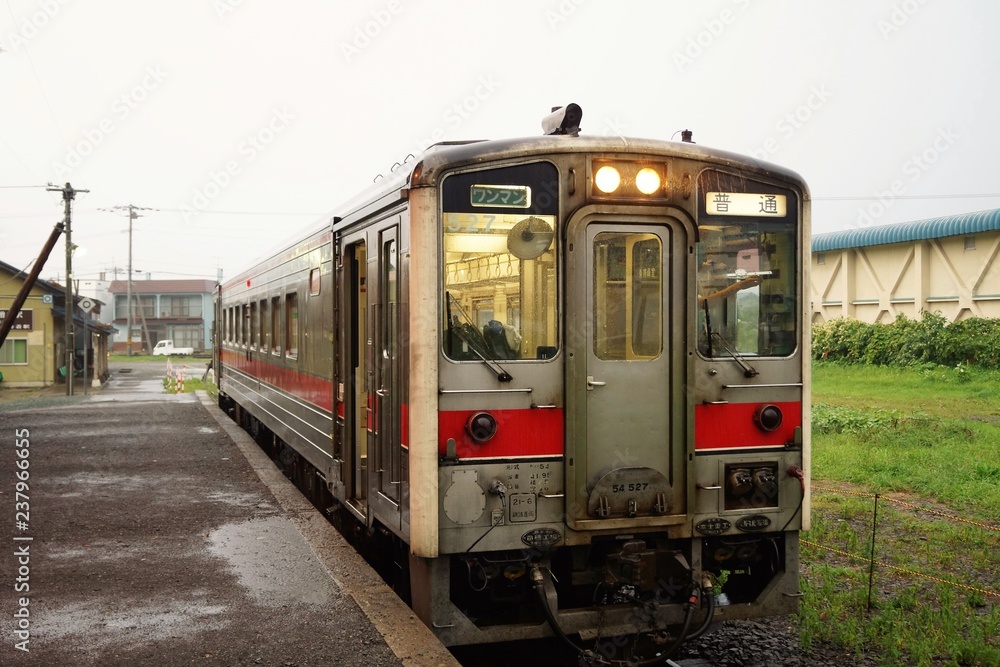 Fototapeta premium 雨の増毛駅