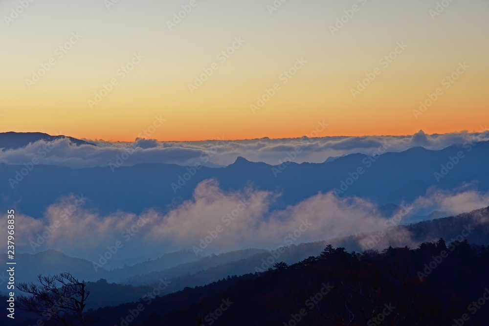 大台ケ原山で見た幻想的な夕暮れ情景