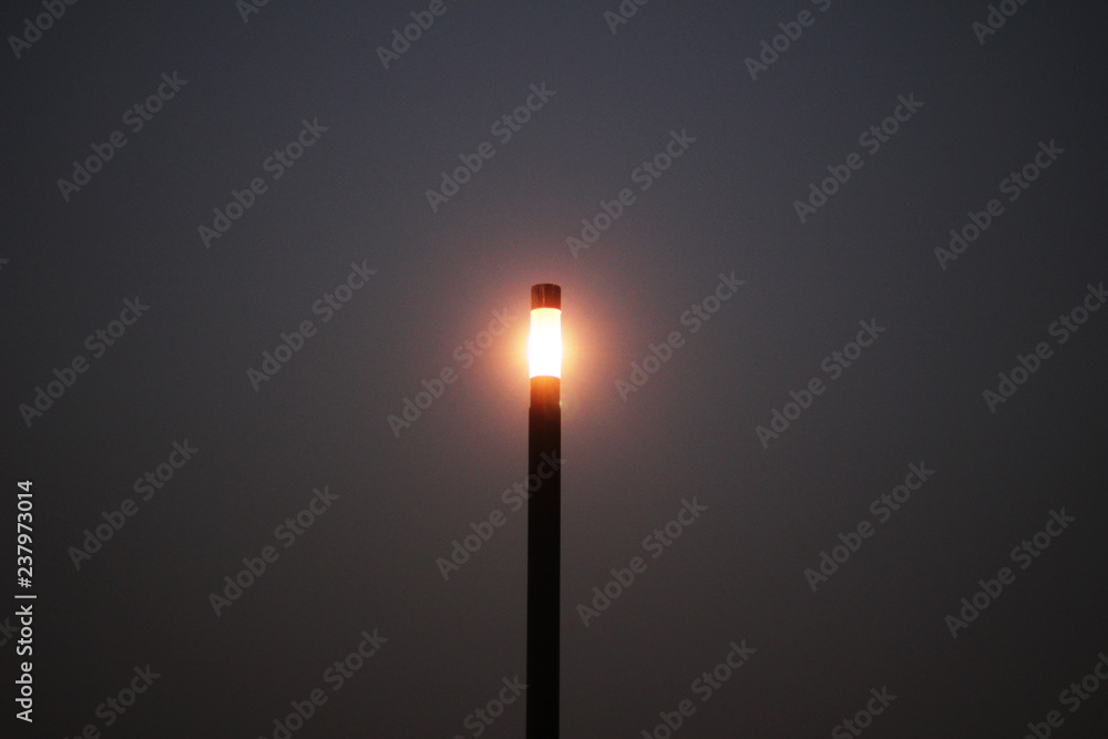 Fototapeta premium light bulb on dark background