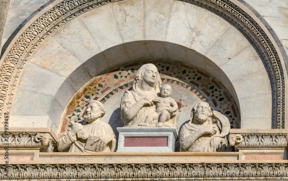 Mary Christ Statue Leaning Tower Campanile Cathedral Pisa Italy Mary Christ Statue Leaning Tower Campanile Cathedral Pisa Italy