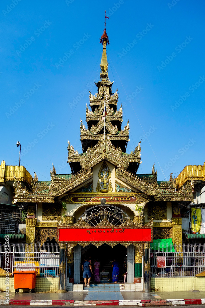 Naklejka premium スーレーパゴダ