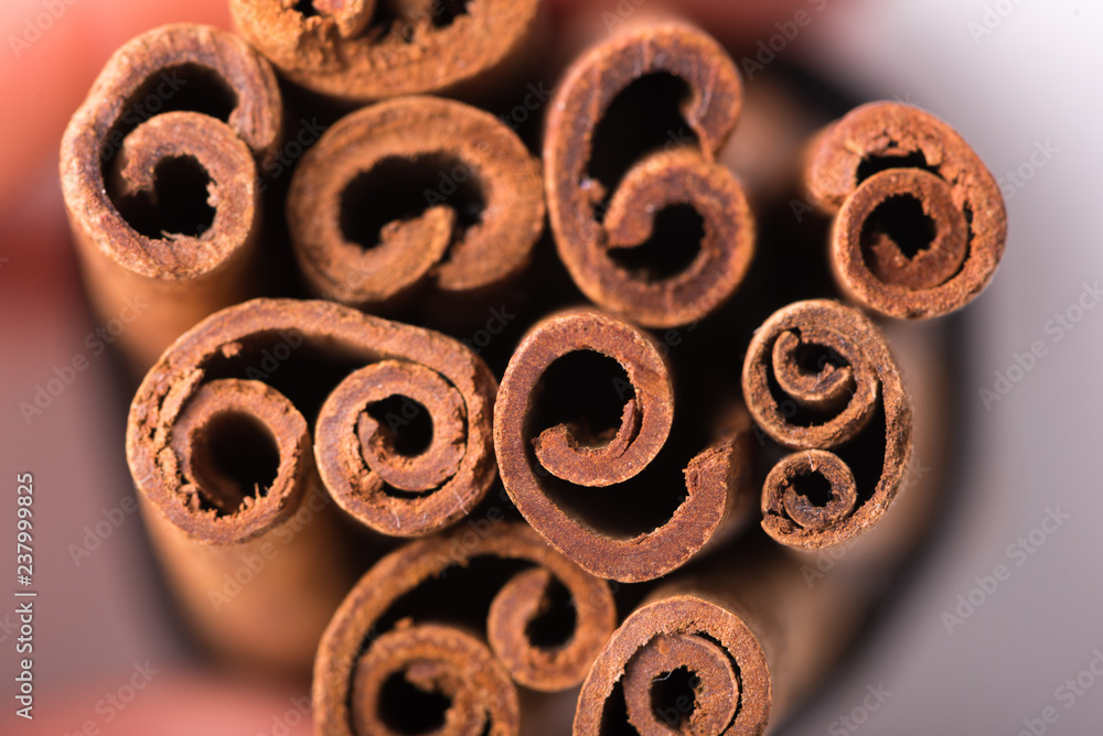 Fototapeta premium Closeup of cinnamon sticks