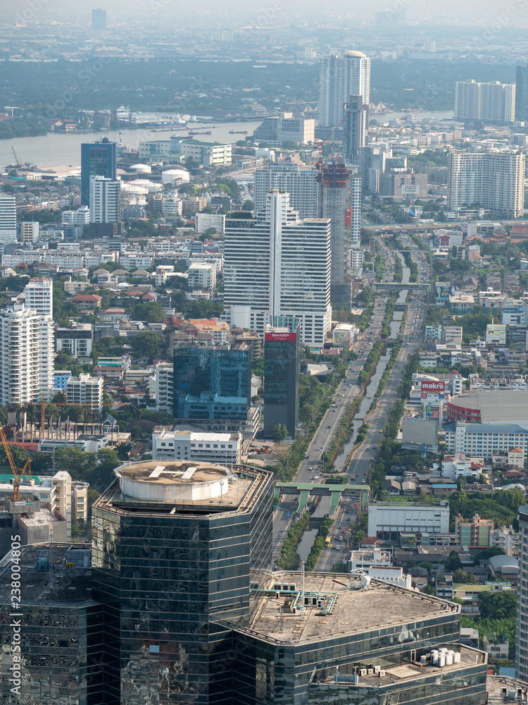 Fototapeta premium Cityscape view of Bangkok metropolis
