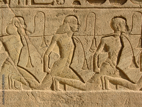 Relief mit Gefangenen und Sklaven in Abu Simbel - Ägypten