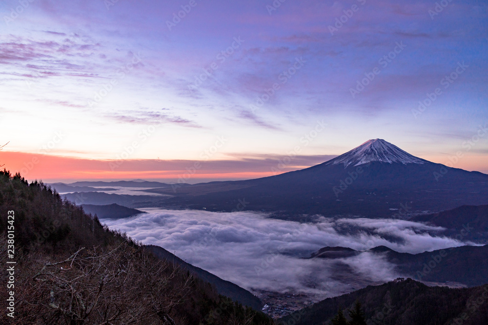 新道峠より朝の富士山 新道峠より朝の富士山
