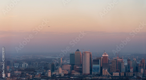 London Panorama Skyline in der Abendd  mmerung