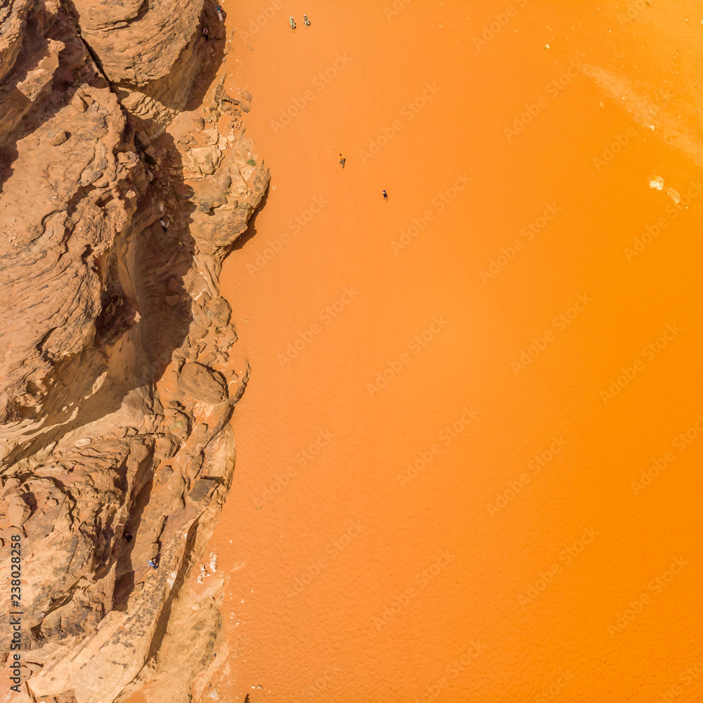 Φωτογραφία Aerial photo of the red dune in the nature reserve Wadi Rum, taken with the dron