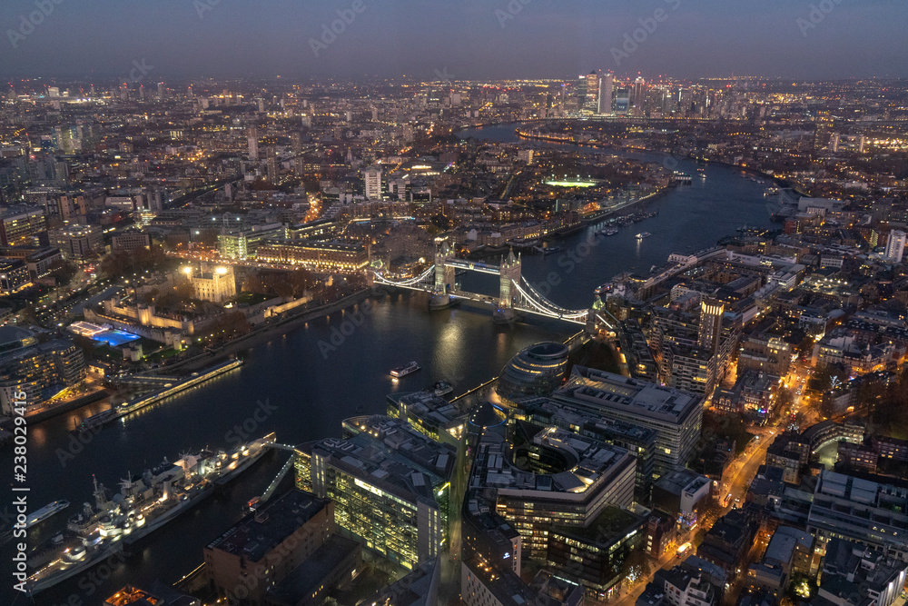 Obraz premium Tower Bridge in London by Night