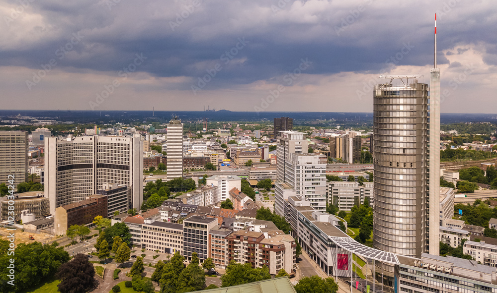 Skyline Der Stadt Essen Im Ruhrgebiet Deutschland Stock Photo Adobe 