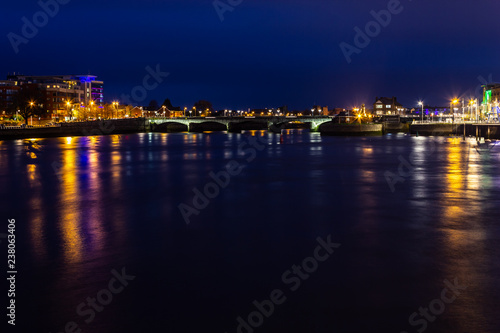 City lights at Shannon river © lisandrotrarbach