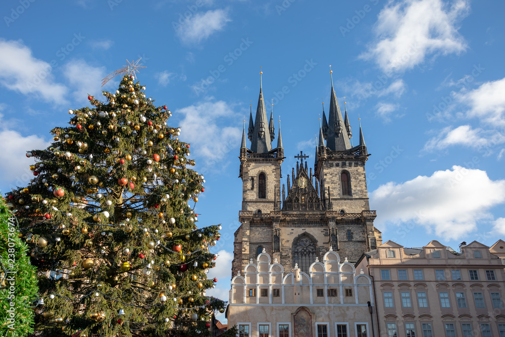 Fototapeta premium Christmas treeon Old Town Square in Prague