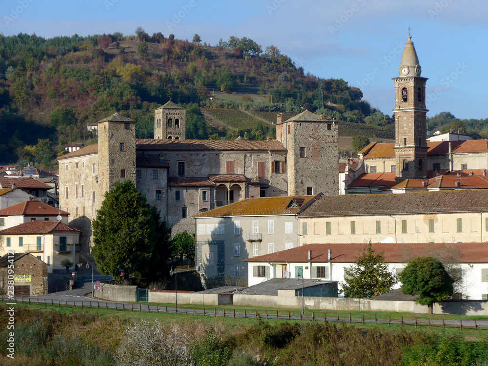 Obraz premium Monastero Bormida, Piemonte