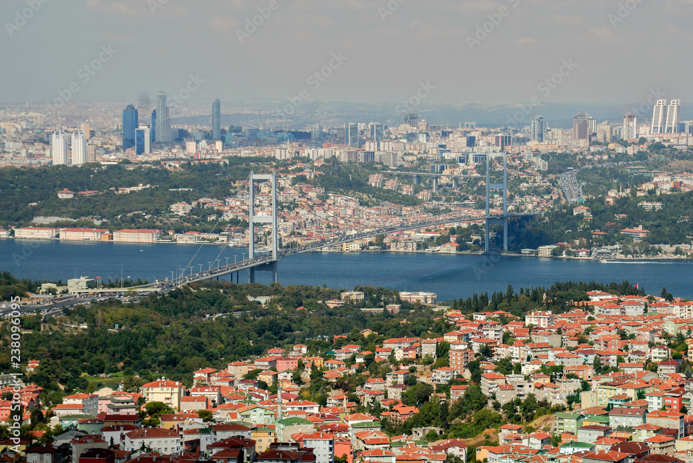 Bosporus-Brücke, die Brücke der Märtyrer des 15. Juli, in Istanbul