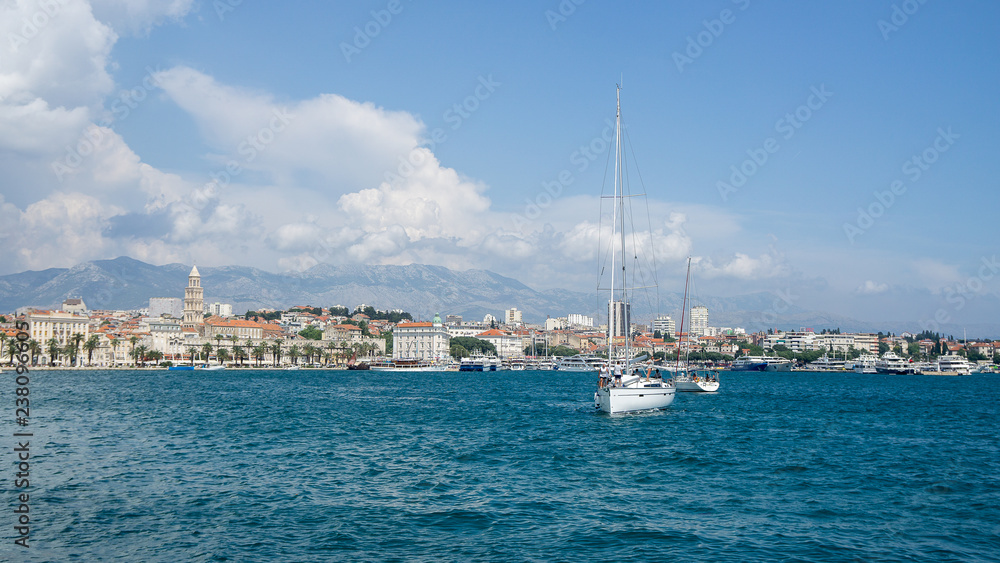 Split, Kroatien - Zentrum Bucht mit Booten
