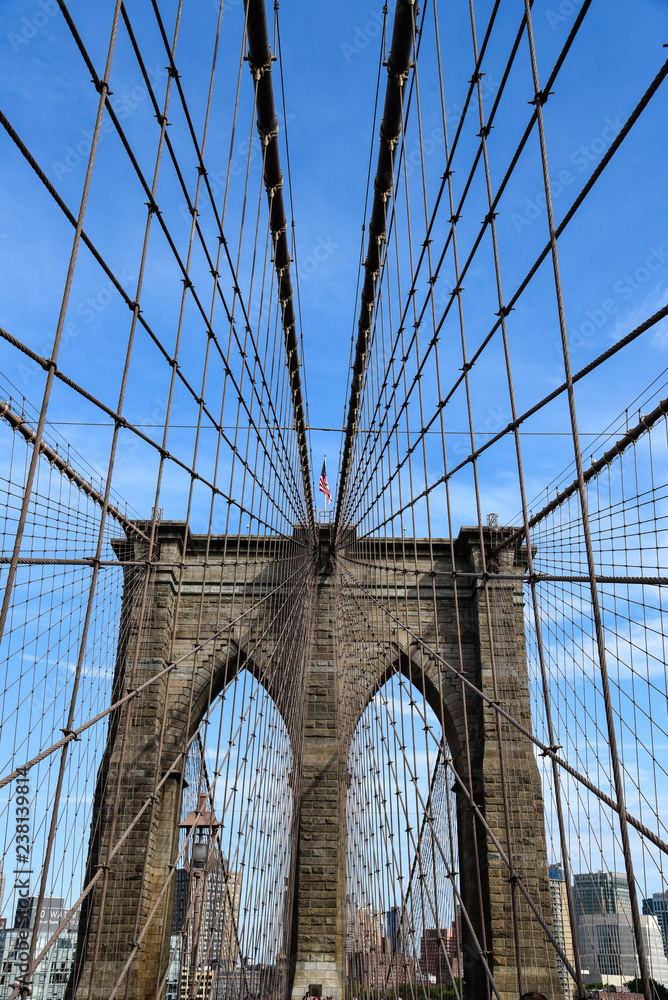 Fototapeta premium Low angle view of Brooklyn Bridge in New York