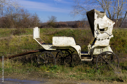 Photos old horse-drawn carriage Lando