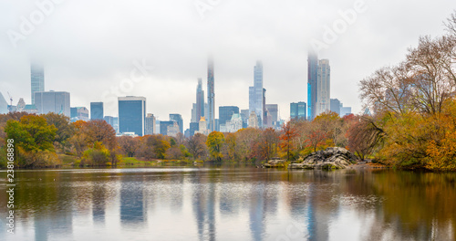 Fototapeta Naklejka Na Ścianę i Meble -  Central Park, New York City in autumn