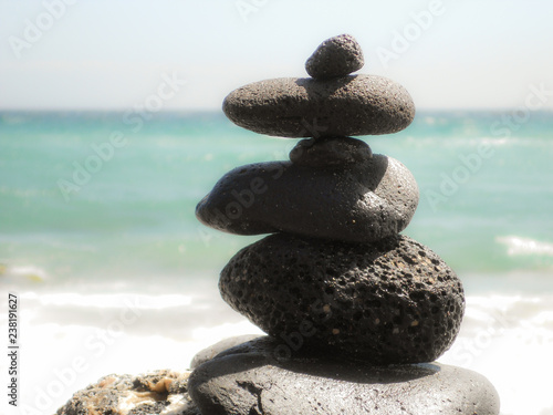 Stone-Balance am Meer