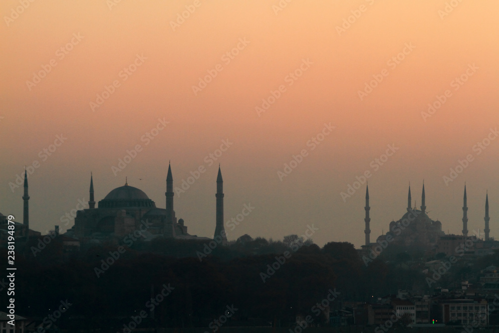 mosque at sunset_ayasofya&Sultanahmet