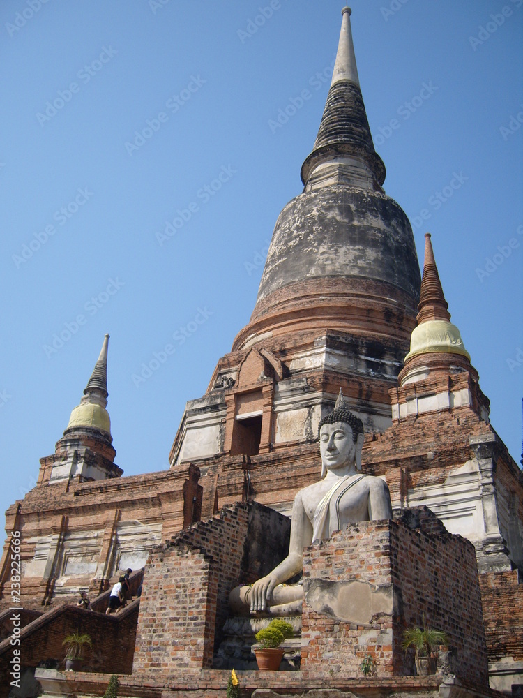 Fototapeta premium Brick Stupa, Ayutthaya, Thailand