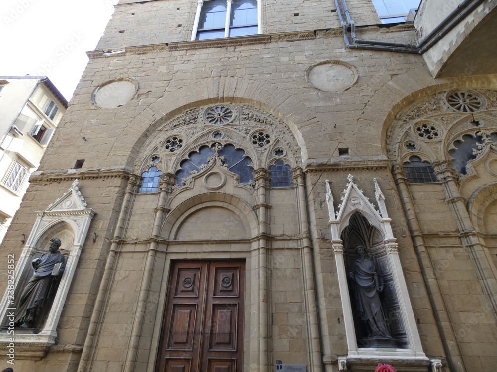 Iglesia de Orsanmichele (Huerto de San Miguel), una iglesia ubicada en la ciudad de Florencia, Italia.