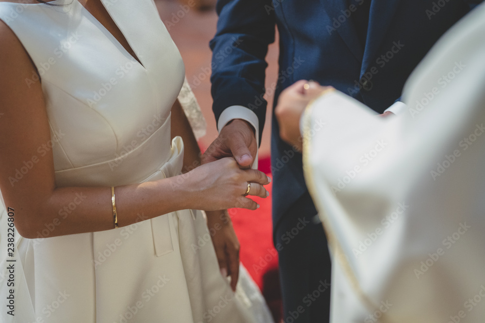 Fototapeta premium novios manos boda