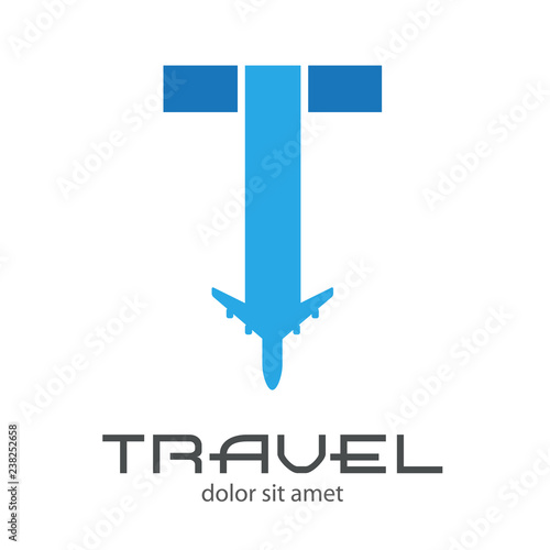 Logotipo TRAVEL con letra T con avión en dos tonos de azul