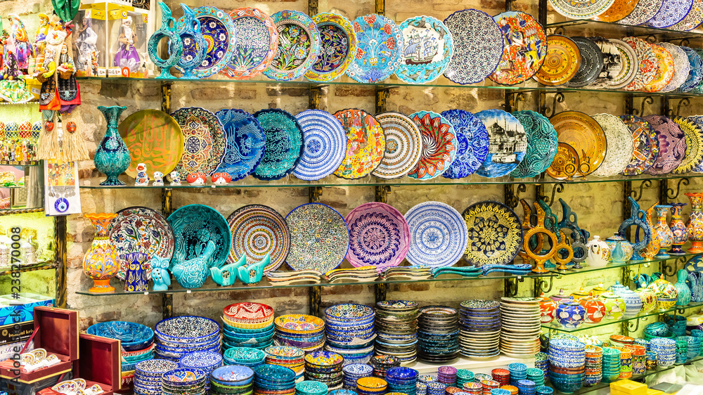 Pottery in the grand bazaar of Istanbul, Turkey