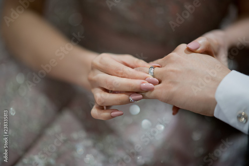 wear a ring, wedding ring, love couple