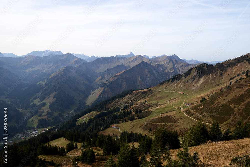 Naklejka premium Allgäuer Alpen - Blick vom Walmendinger Horn 