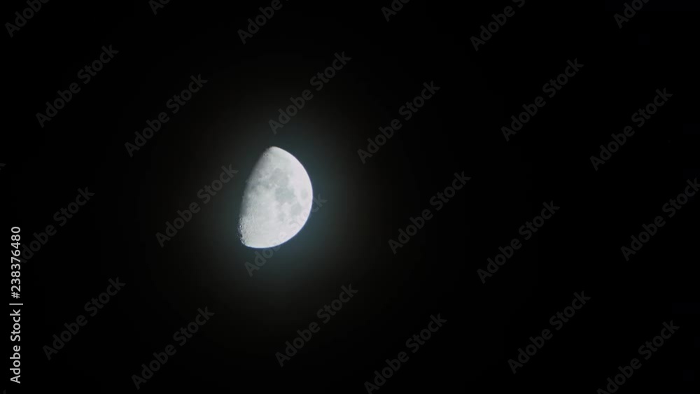 A realtime shot of the nes moon in the night sky. A realtime shot of the nes moon in the night sky.