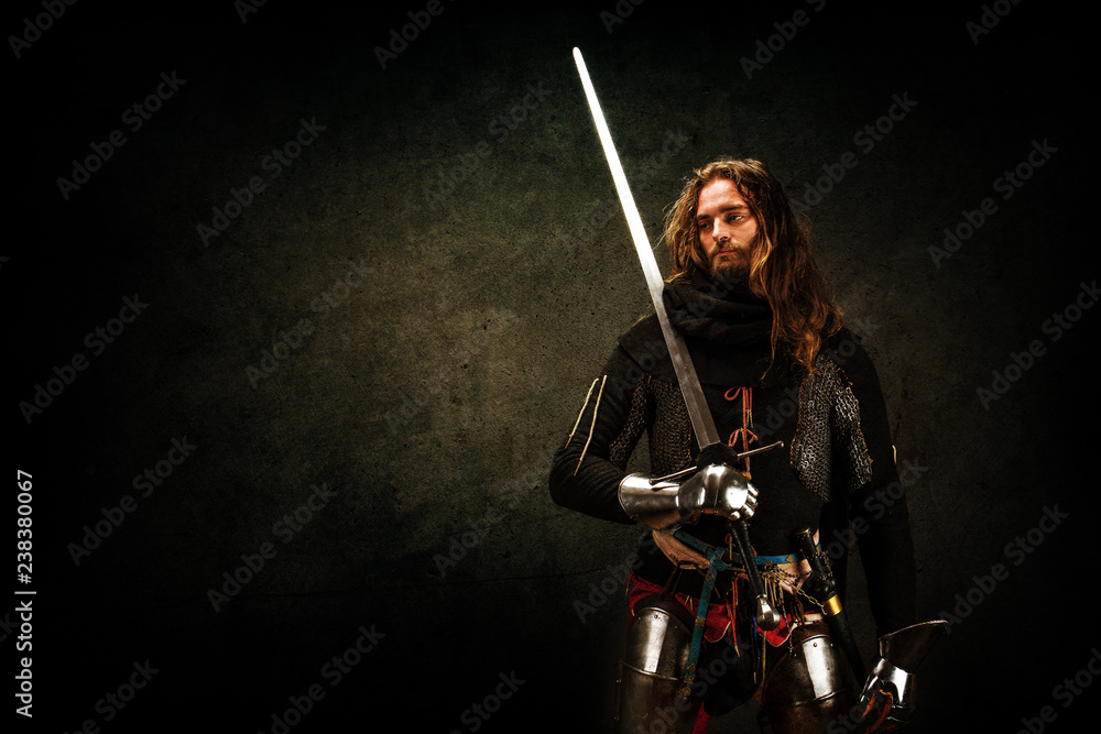 Ταπετσαρία Portrait of a knight armed with a claymore