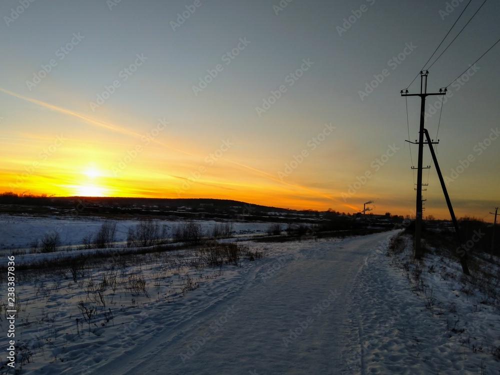 Закат на зимней дороге