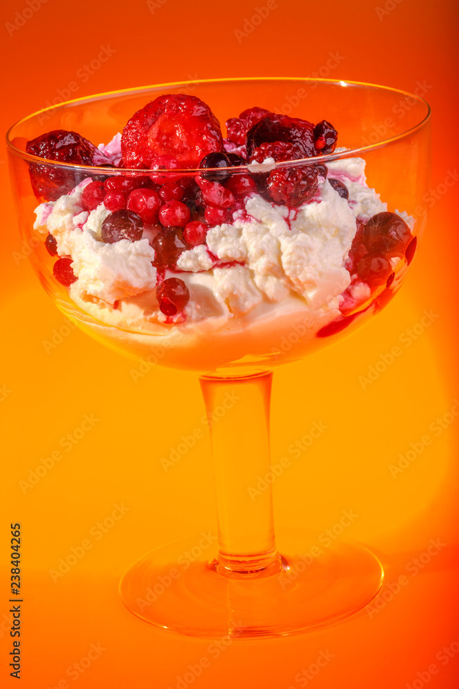 Quark mit Beeren Cocktail Quark mit Beeren Cocktail