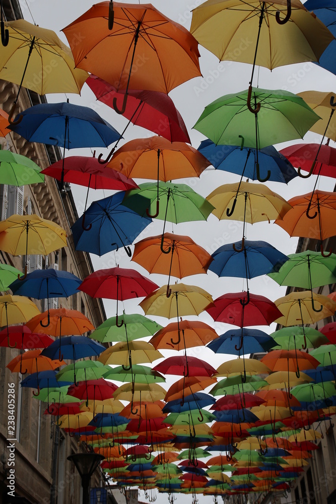 Parapluies de couleurs