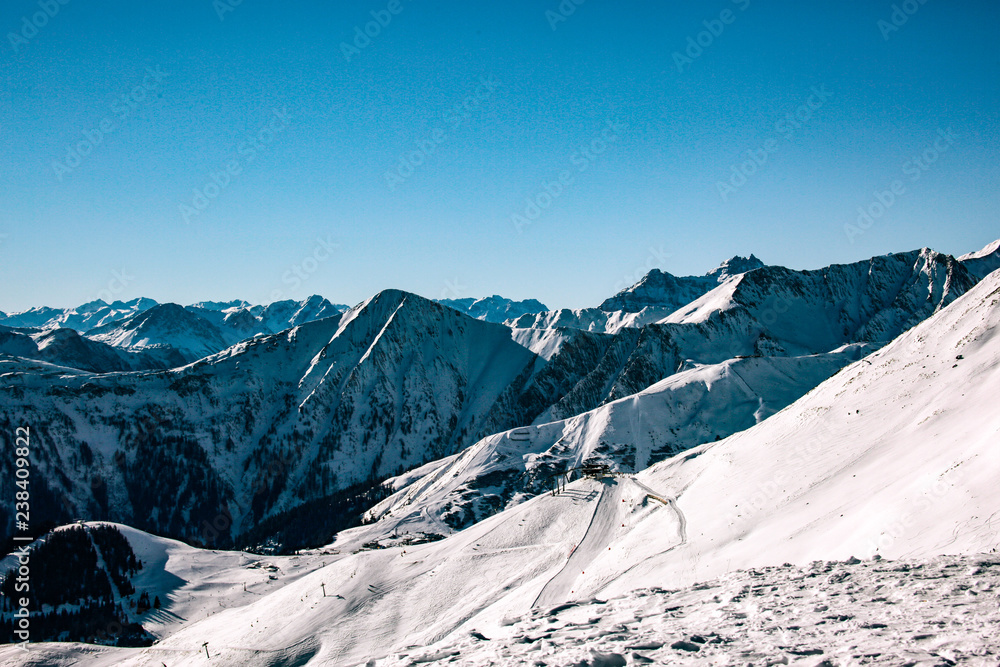 Obraz premium Beautiful landscape of the mountains of Austria in the villages of Fiss and Ladiss