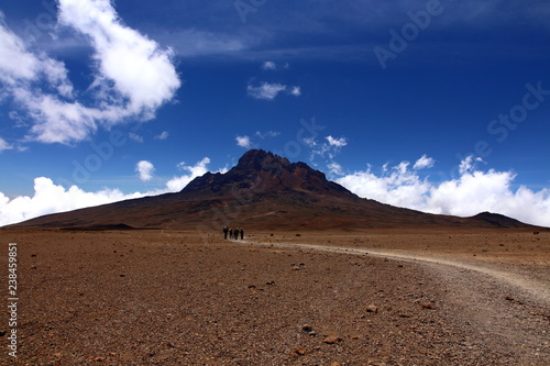 キリマンジャロ登山とマウェンジ峰