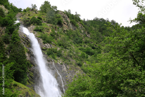 Wasserfall in S  dtirol  Partschins  Meran  Italien
