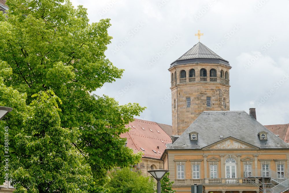 Glockenturm der Schlosskirche in der Stadt Bayreuth, Oberfranken, Bayern