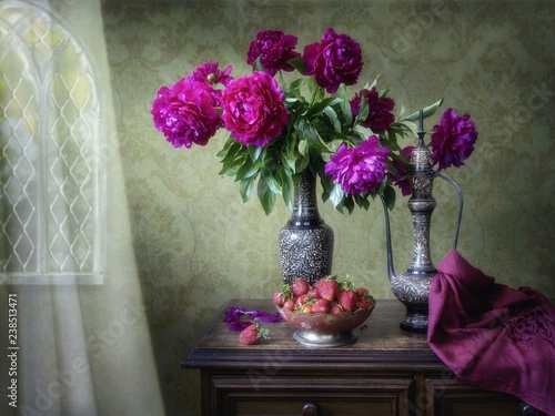 Fototapeta Naklejka Na Ścianę i Meble -  Still life with beautiful bouquet of magenta peonies