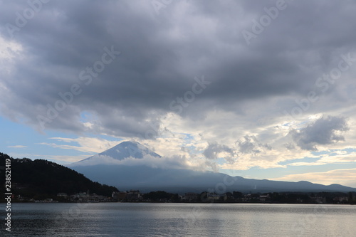 Fototapeta Naklejka Na Ścianę i Meble -  Fujiyama on Kawaguchiko lake