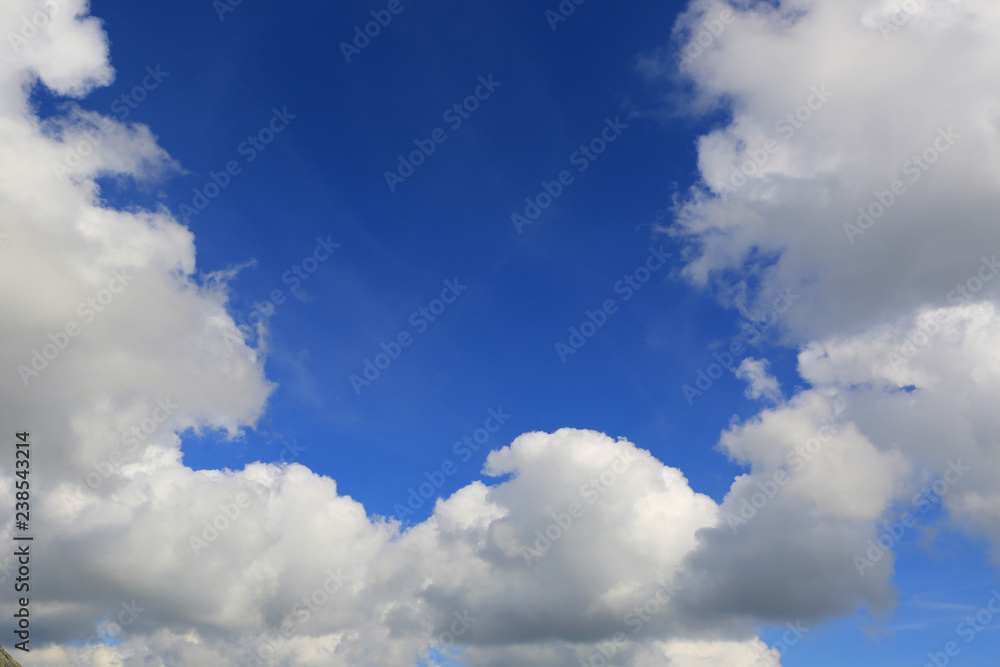 Obraz premium clouds in blue sky
