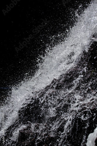 Wallpaper Mural cascade, gros plan sur les gouttes d'eau Torontodigital.ca