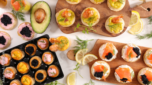 Fotografie assorted festive canape