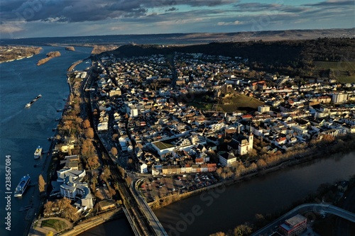 Burgen und Dörfer am Rhein