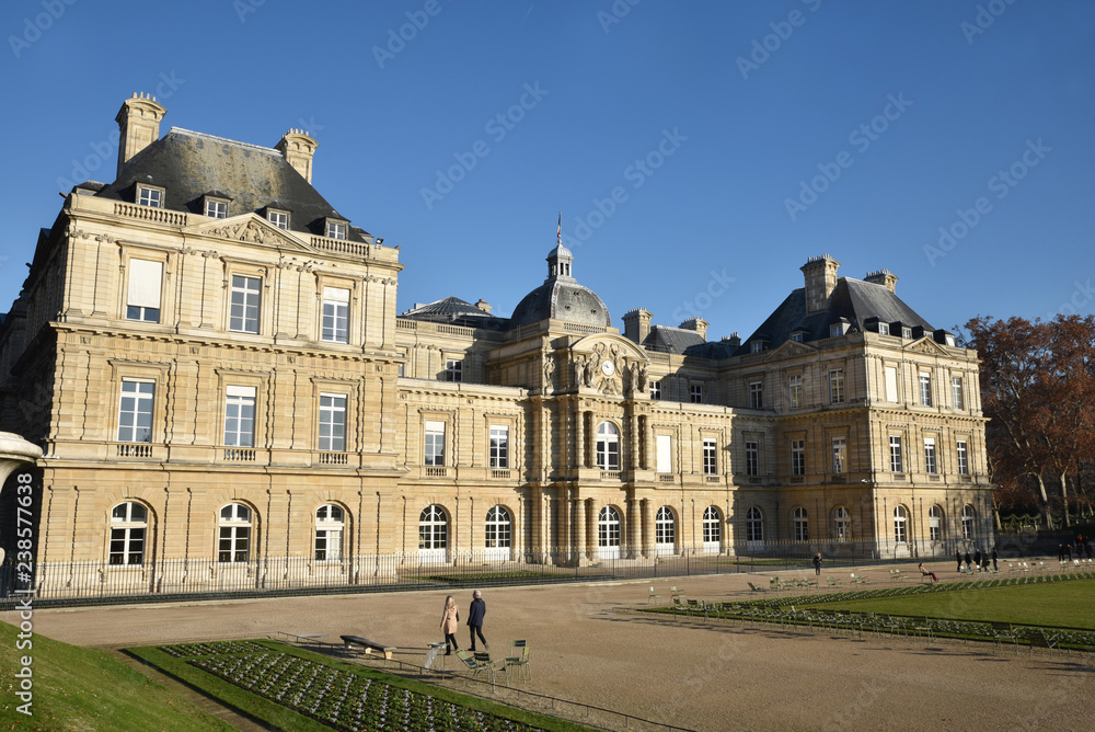 Palais et jardin du Luxembourg à Paris, France