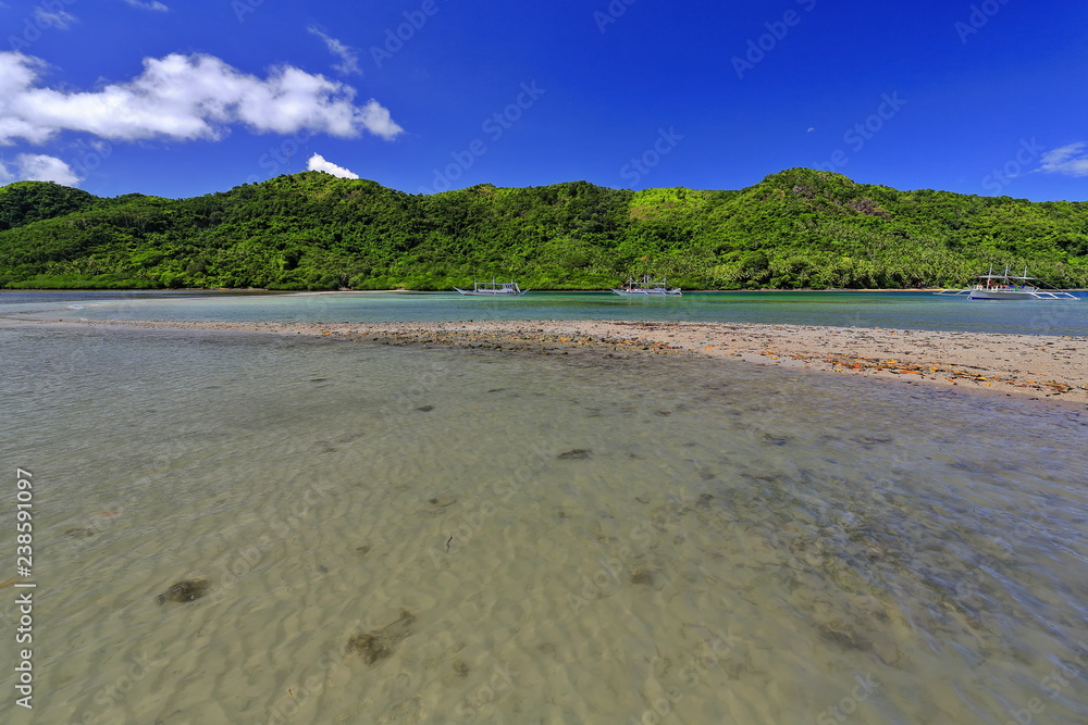 Snake island sandbar joining mainland Palawan and Vigan island-El Nido-Philippines-0850